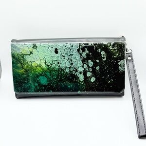 Elegant Green and Black Clutch Wristlet